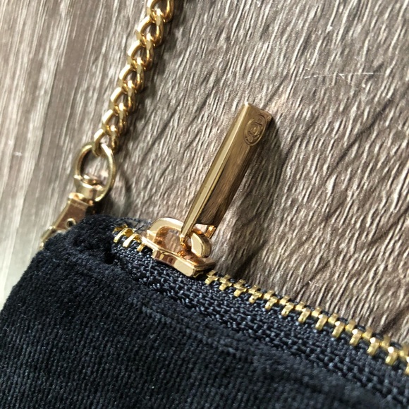 chanel vipgift velvet cosmetic bag with goldchain